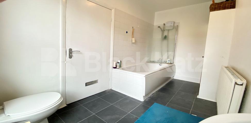 Larger than average one bedroomed Victorian Conversion Northlands Street, Camberwell